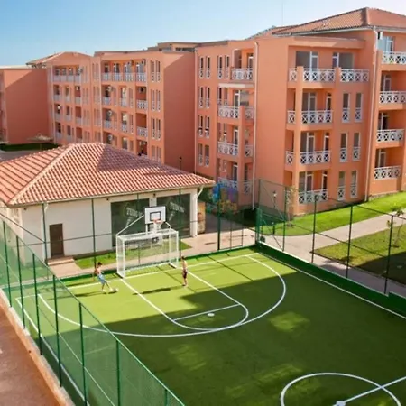 1 Bed Apt With Views,sunny Day 6 Apartment